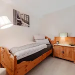 Glueckliche Zeit 100qm Im Souterrain *