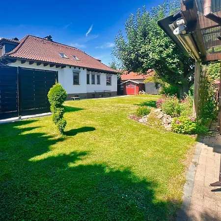 Glueckliche Zeit 100qm Im Souterrain Apartmán