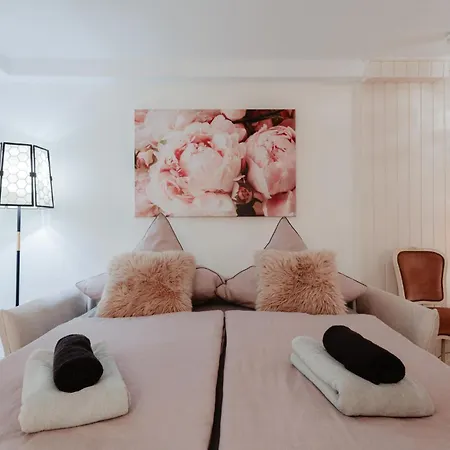 Apartament Glueckliche Zeit 100qm Im Souterrain