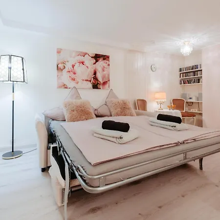 Glueckliche Zeit 100qm Im Souterrain Apartament *
