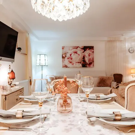 Glueckliche Zeit 100qm Im Souterrain Apartament *