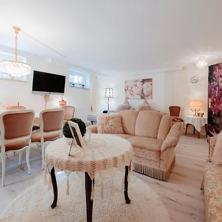 Glueckliche Zeit 100qm Im Souterrain Apartament