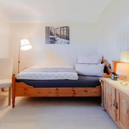 Apartament Glueckliche Zeit 100qm Im Souterrain