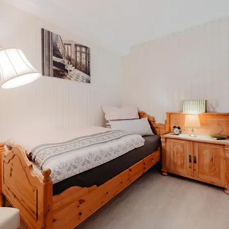 Glueckliche Zeit 100qm Im Souterrain *