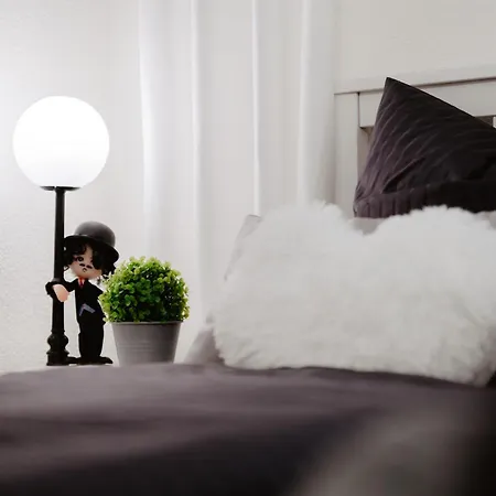 Glueckliche Zeit 100qm Im Souterrain Apartament