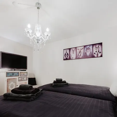 Glueckliche Zeit 100qm Im Souterrain Apartament *