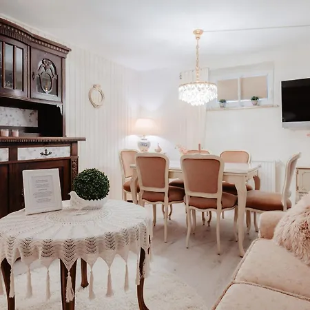 Glueckliche Zeit 100qm Im Souterrain Apartament *